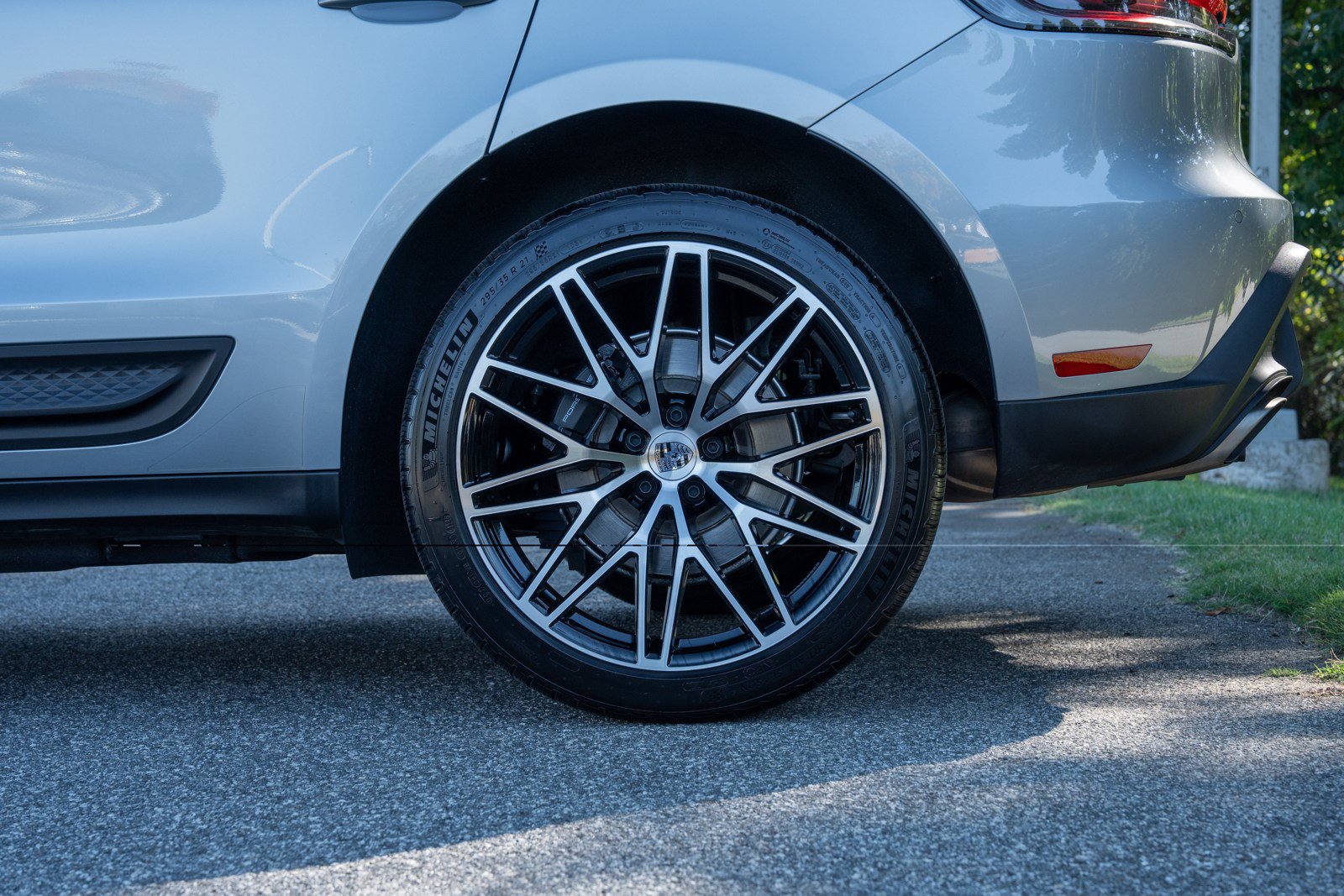 Certified 2026 Porsche Macan AWD/4WD image 12