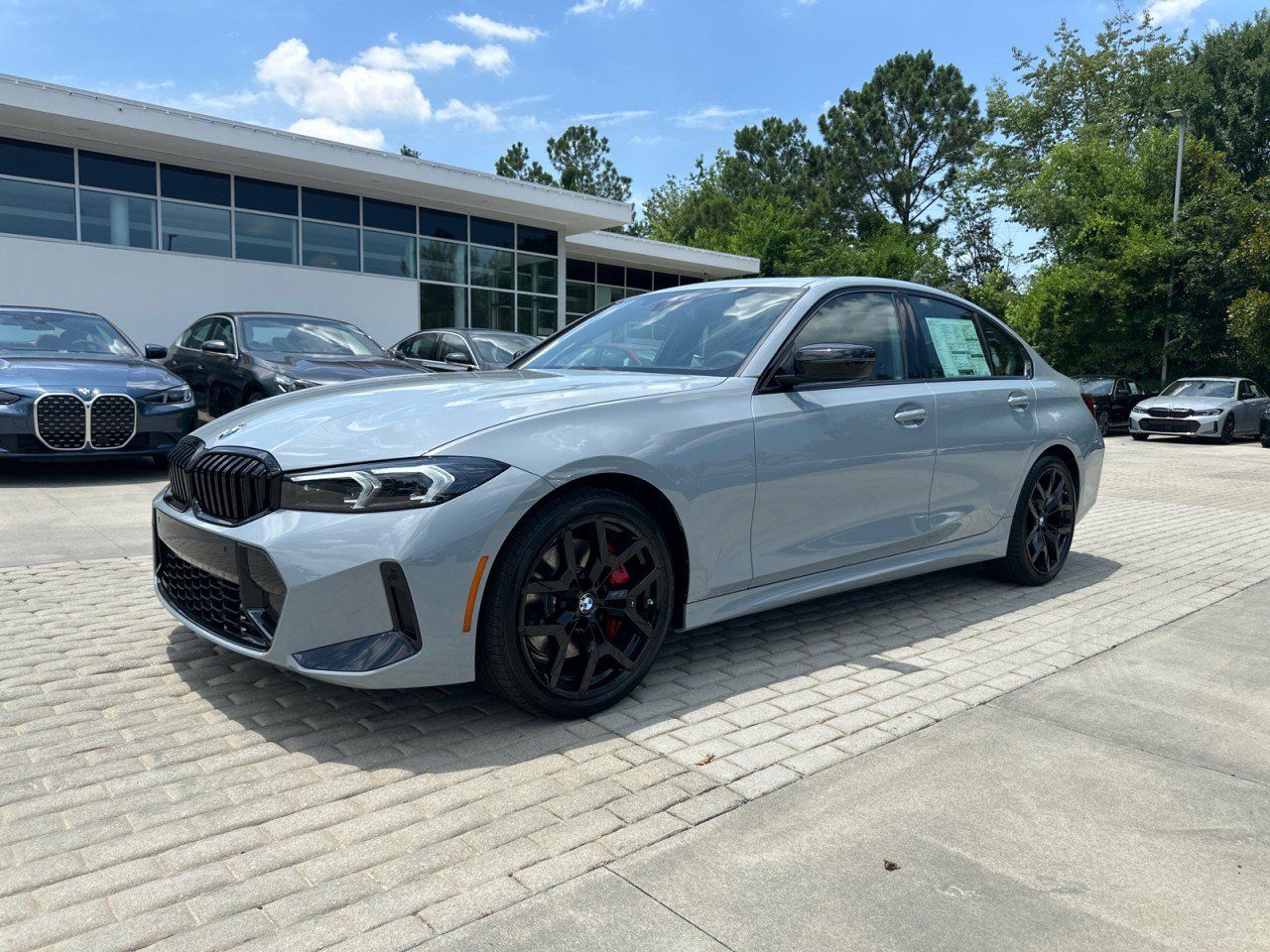 New 2026 BMW 330i Sedan w/ M Sport Package RWD image 4