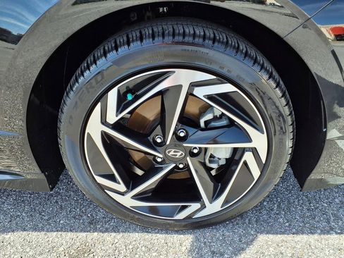Used 2024 Hyundai Sonata SEL w/ Convenience Package FWD image 9