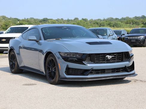 Used 2025 Ford Mustang GT Premium RWD image 4