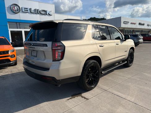 Used 2023 Chevrolet Tahoe Z71 w/ Luxury Package AWD/4WD image 7