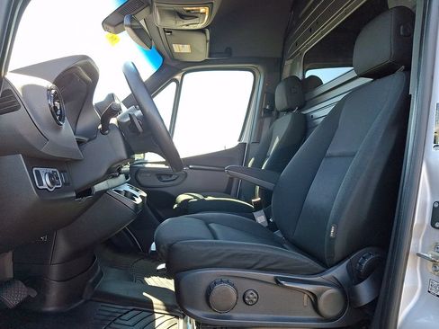 Used 2021 Mercedes-Benz Sprinter 2500 w/ Driver Convenience Package image 14