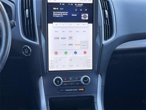 Used 2023 Ford Edge SEL image 15