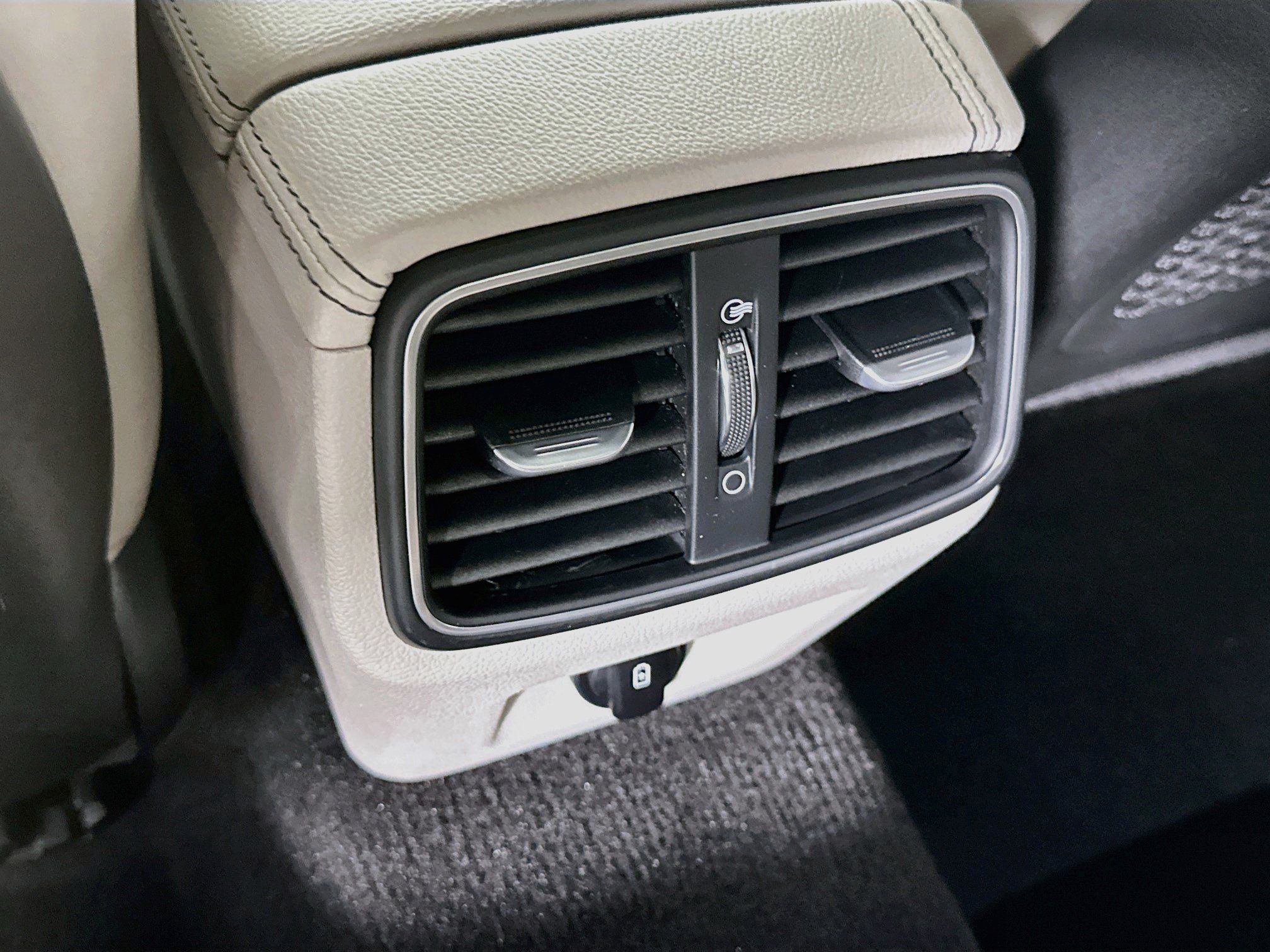 Used 2023 Genesis G70 2.0T AWD/4WD image 27