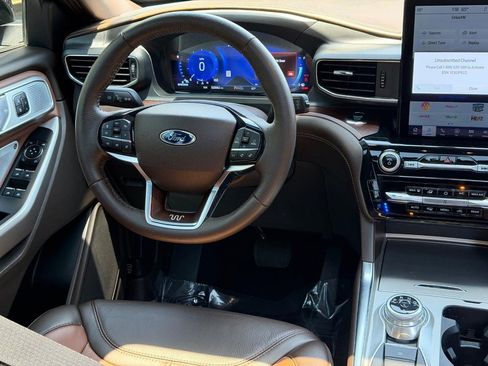 Used 2023 Ford Explorer King Ranch w/ Technology Package AWD/4WD image 12