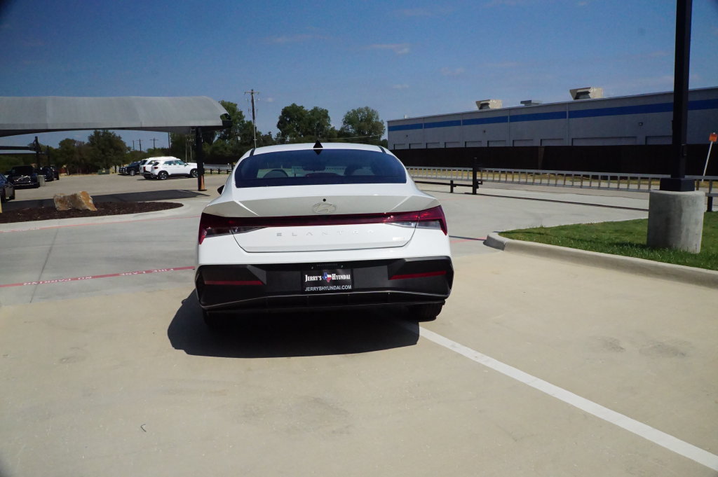 New 2026 Hyundai Elantra Hybrid FWD image 6