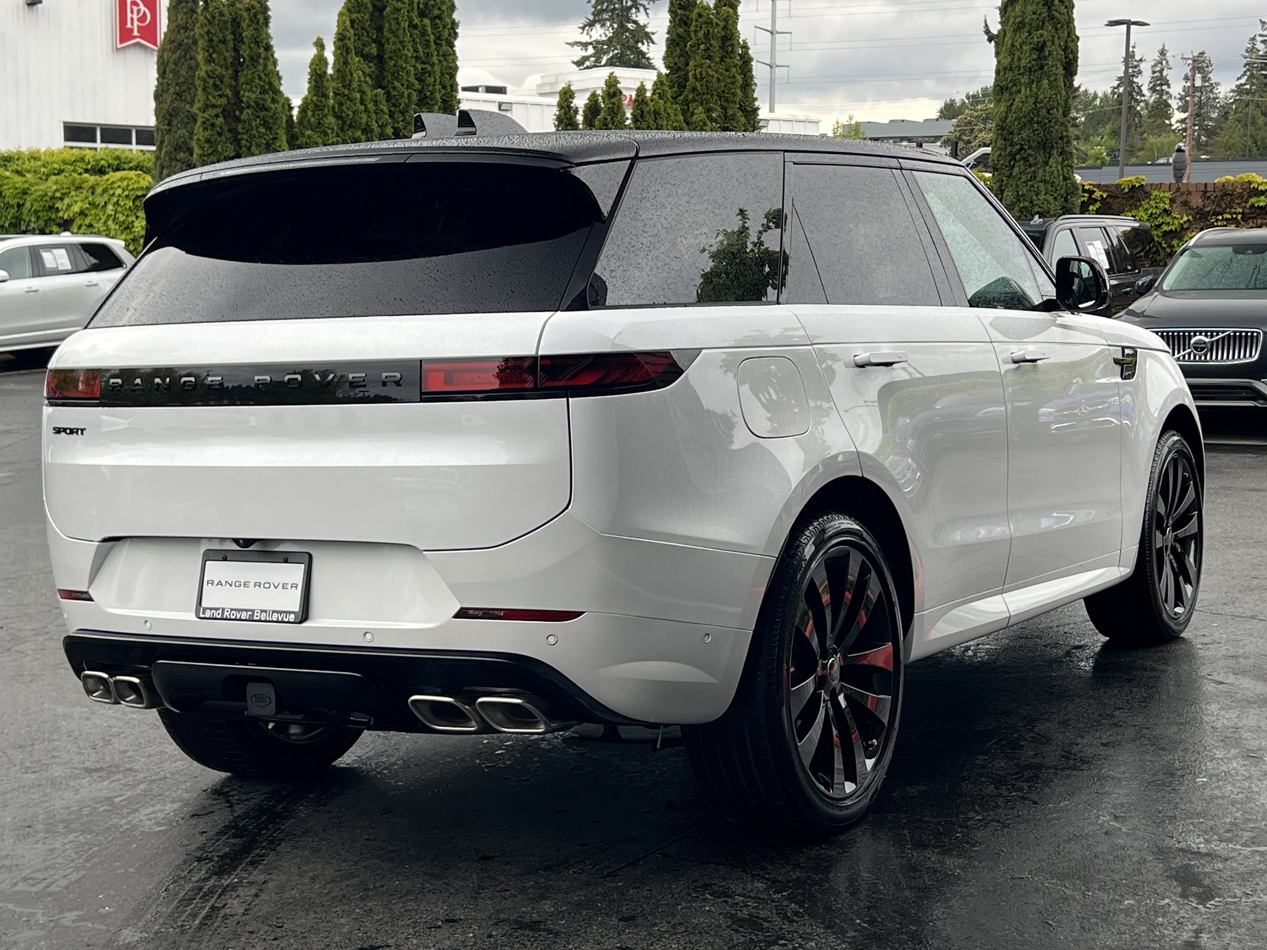 New 2025 Land Rover Range Rover Sport Dynamic SE AWD/4WD image 8