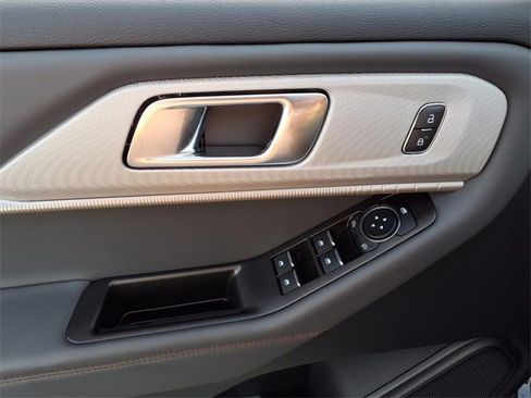 New 2026 Ford Explorer Active image 8