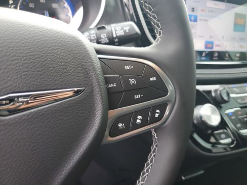 New 2026 Chrysler Pacifica Select image 16