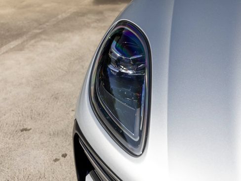 Certified 2026 Porsche Macan AWD/4WD image 14