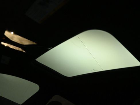 Used 2022 BMW 750i xDrive w/ M Sport Package image 11