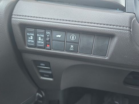 Used 2024 Honda Odyssey EX-L image 23