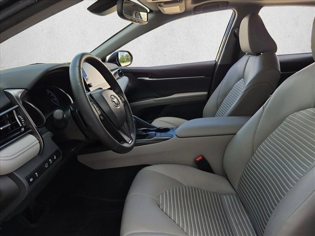 Used 2024 Toyota Camry SE w/ Cold Weather Package FWD image 16