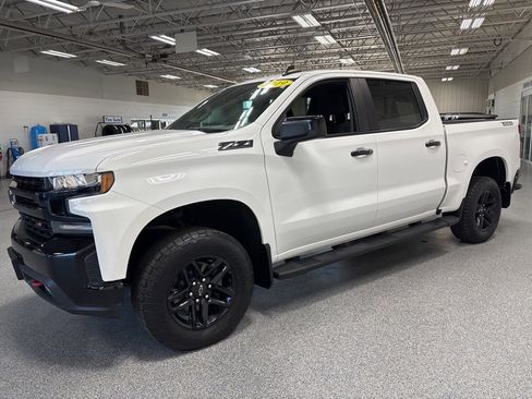 Used 2019 Chevrolet Silverado 1500 LT Trail Boss image 3