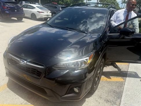 Used 2020 Subaru Crosstrek 2.0i Premium w/ Moonroof Package 2 AWD/4WD image 2