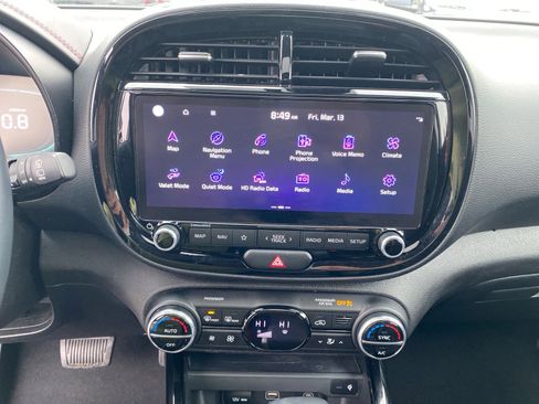 Certified 2023 Kia Soul GT-Line image 12