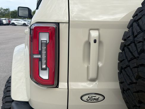 Used 2025 Ford Bronco Outer Banks AWD/4WD image 10