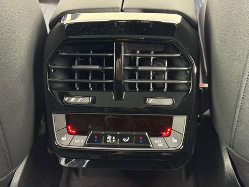 Used 2022 BMW iX xDrive50 w/ Sport Package image 39