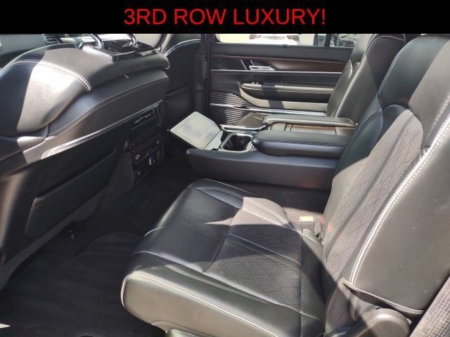 Used 2023 Jeep Grand Wagoneer L Series II AWD/4WD image 20