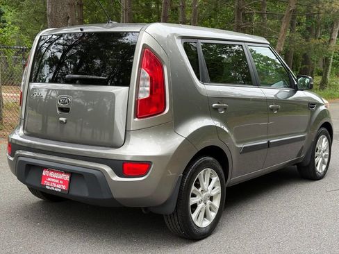 Used 2012 Kia Soul + w/ Audio Pkg FWD image 5
