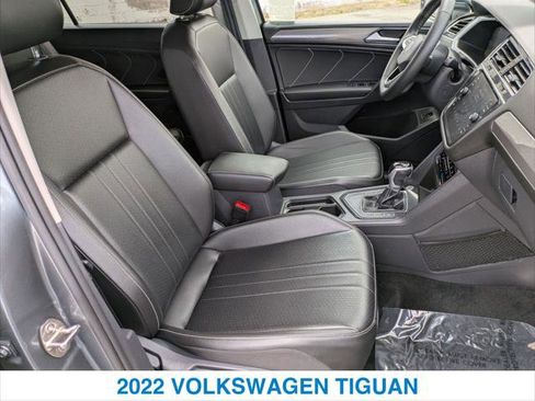 Used 2022 Volkswagen Tiguan SE image 25