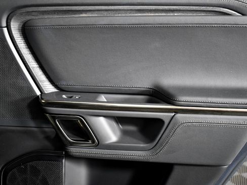 Used 2022 Rivian R1T Launch Edition image 39