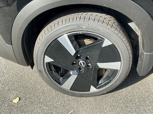 New 2026 Nissan Kicks SR image 7