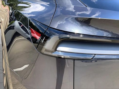 Used 2026 Tesla Model Y 2WD image 26