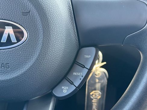 Used 2014 Kia Soul image 16