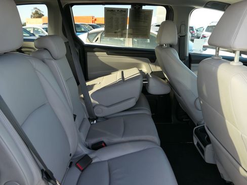 Used 2023 Honda Odyssey EX-L image 23