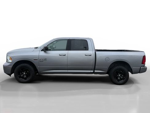 Used 2020 RAM 1500 Classic SLT image 2