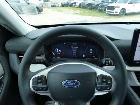 New 2026 Ford Explorer Active AWD/4WD image 24