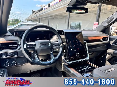 Used 2025 GMC Yukon XL Denali AWD/4WD image 26