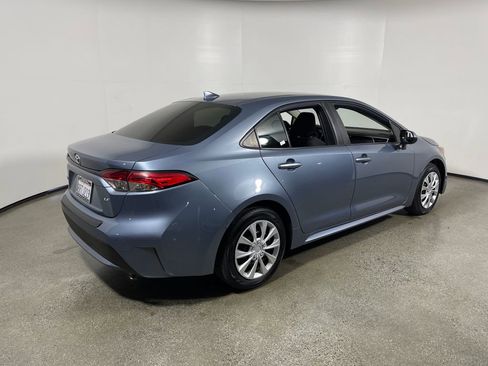 Certified 2020 Toyota Corolla LE FWD image 3