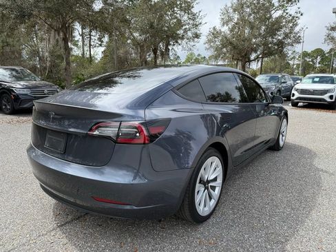 Used 2022 Tesla Model 3 Standard Range image 9