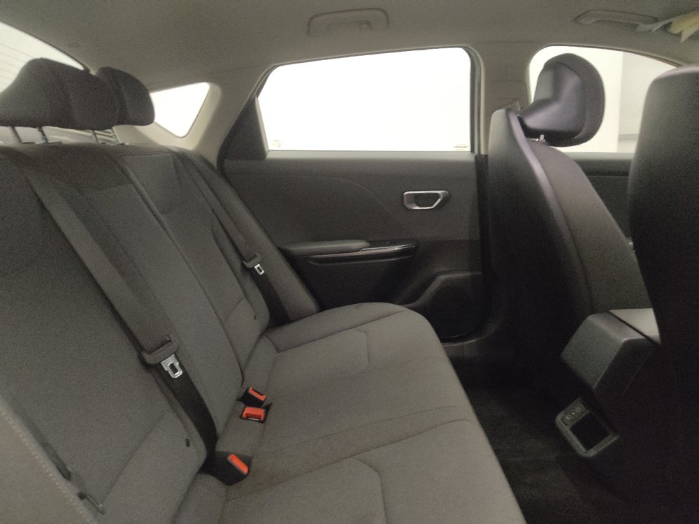 Used 2025 Kia K4 FWD image 19