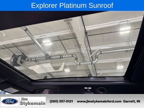 Used 2026 Ford Explorer Platinum AWD/4WD image 3