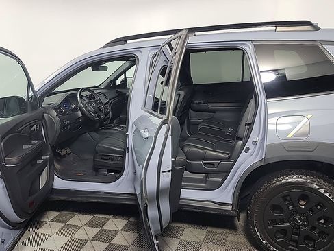 Used 2023 Honda Passport TrailSport image 16