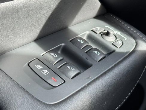 Certified 2023 Volvo XC60 B6 Ultimate w/ Protection Package Premier image 24