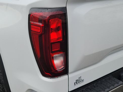 New 2026 GMC Sierra 1500 SLE w/ X31 Off-Road Package AWD/4WD image 15