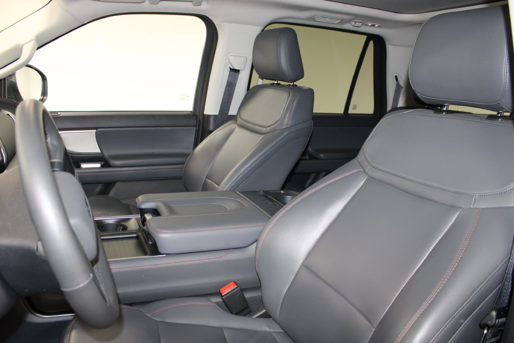 Used 2025 Ford Expedition Max Active AWD/4WD image 12