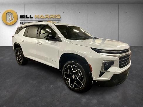 New 2026 Chevrolet Traverse High Country w/ LPO, Floor Liner Package AWD/4WD image 9