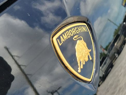 Used 2020 Lamborghini Urus AWD/4WD image 10