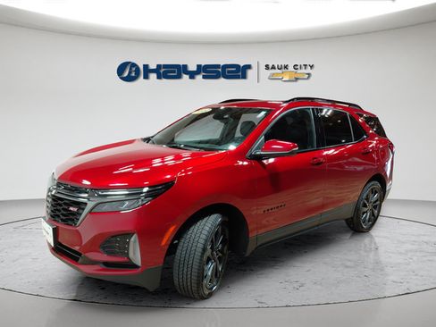 Certified 2022 Chevrolet Equinox RS w/ RS Leather Package AWD/4WD image 3