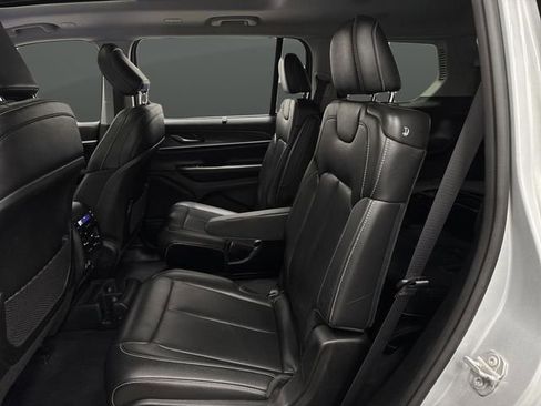 Used 2023 Jeep Grand Cherokee L Limited w/ Luxury Tech Group II image 30