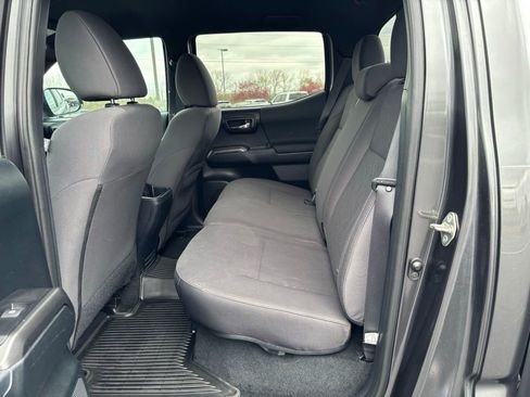 Used 2017 Toyota Tacoma TRD Off-Road w/ Tow Package (A/T) AWD/4WD image 16