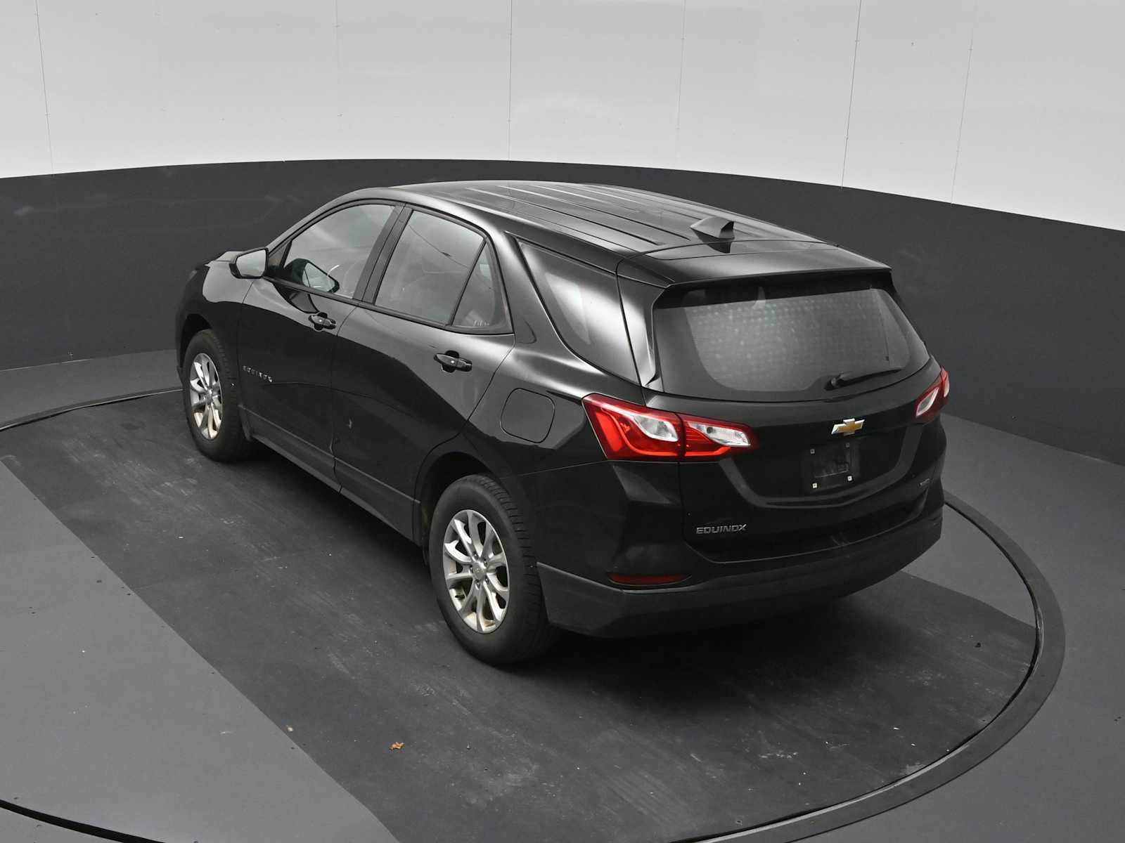 Used 2019 Chevrolet Equinox LS AWD/4WD image 13