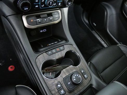 Used 2023 GMC Acadia Denali w/ Denali Ultimate Package image 19