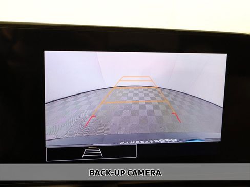 Used 2025 Chevrolet Trax RS image 3