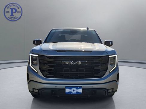 Used 2024 GMC Sierra 1500 Elevation w/ Elevation Premium Package AWD/4WD image 2